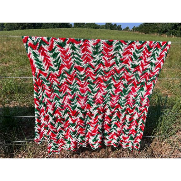 Vintage Afghan Quilt Handmade Blanket Christmas - Picture 1 of 2